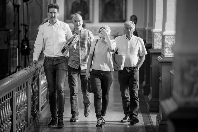 
    Pernille Skipper, Jakob Sølvhøj og Rune Lund fra Enhedslisten forlader her tidligere i dag  regeringsforhandlinger i Landstingssalen på Christiansborg.
   Foto: Mads Claus Rasmussen/Ritzau Scanpix