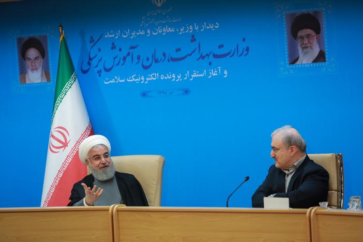 Hassan Rouhani (t.v.) har tidligere omtalt Donald Trump som retarderet - nu gør han det igen. Foto: Handout/Ritzau Scanpix
