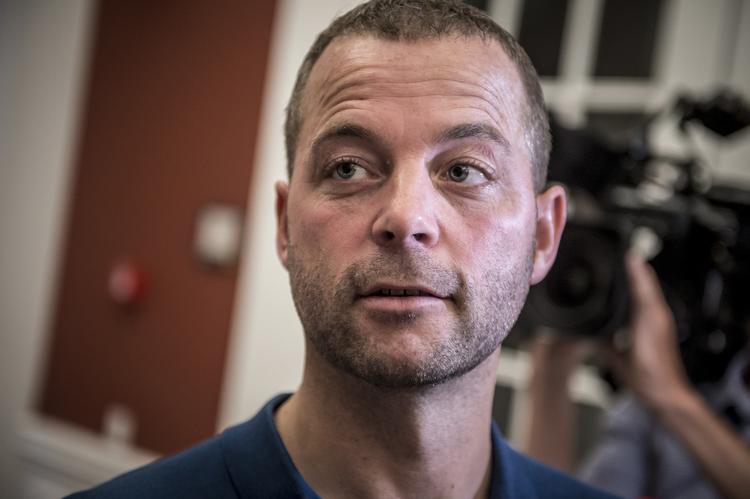Morten Østergaard fra Radikale Venstre taler med pressen før gruppemødet på Christiansborg i dag. Foto: Mads Claus Rasmussen/Ritzau Scanpix