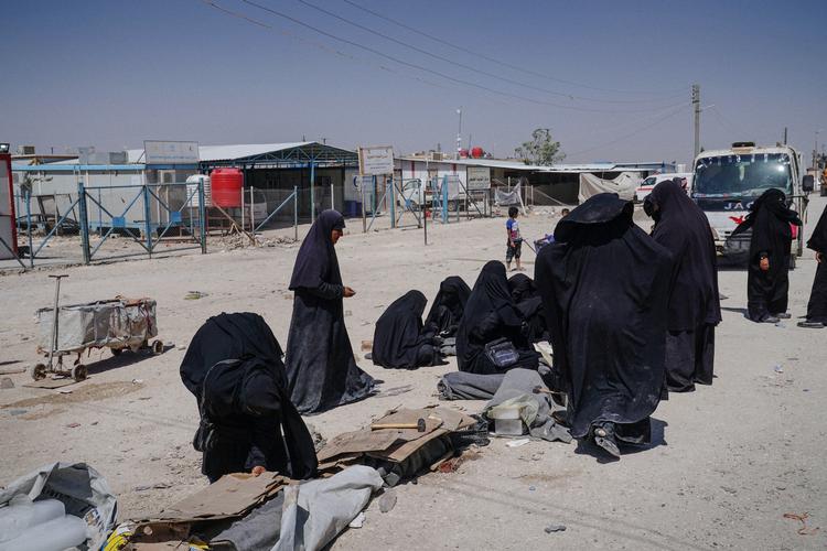 Al Hol-lejren i det nordlige Syrien hvor mere end 70.000 kvinder og børn sidder interneret. Lejren rummer forskellige sektioner, deriblandt sektion 5 hvor de mest radikaliserede kvinder sidder - I et særligt område kaldet annekset sidder kvinder med vestlig baggrund. Foto: Jan Grarup