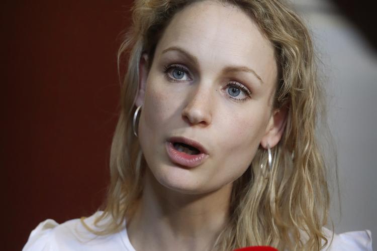 Enhedslistens Pernille Skipper taler med pressen efter et møde på Socialdemokraternes Mette Frederiksens kontor. Foto: Jens Dresling/POLFOTO