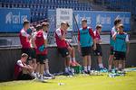 Spillere fra U21-landsholdet, her i træning på Lyngby Stadion, fejrer sejrene med slagråb og 'store patter' . Men DR har fjernet det omdiskuterede slagråb .  Foto: Thomas Borberg/POLFOTO
