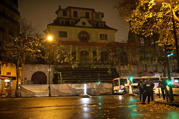 I terrorangrebet i Paris, blev 130 mennesker  dræbt og 350 såret. Her koncertstedet Bataclan, hvor 89 mennesker mistede livet.
   Foto: Jacob Ehrbahn/POLFOTO