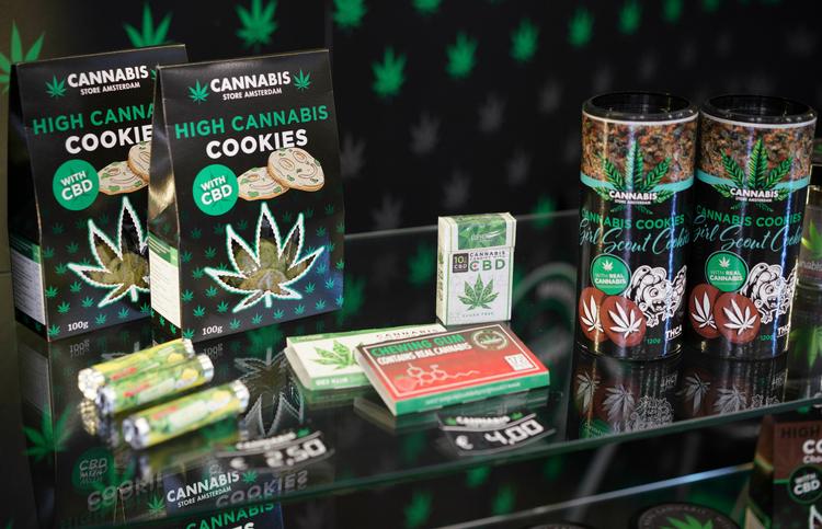 Butikken Green Gold Rush i Rom udstiller sit udvalg af mild cannabis.
 Foto: Andrew Medichini/Ritzau Scanpix