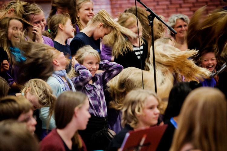 Langt flere piger end drenge er tilmeldt undervisningen på landets musikskoler.  Men ifølge radiovært Pelle Peter Jensen handler det ikke så meget om, om man har gået i musikskole - snarere, om man tør satse på at lave noget, der ikke er perfekt. Foto: Casper Dalhoff/POLFOTO