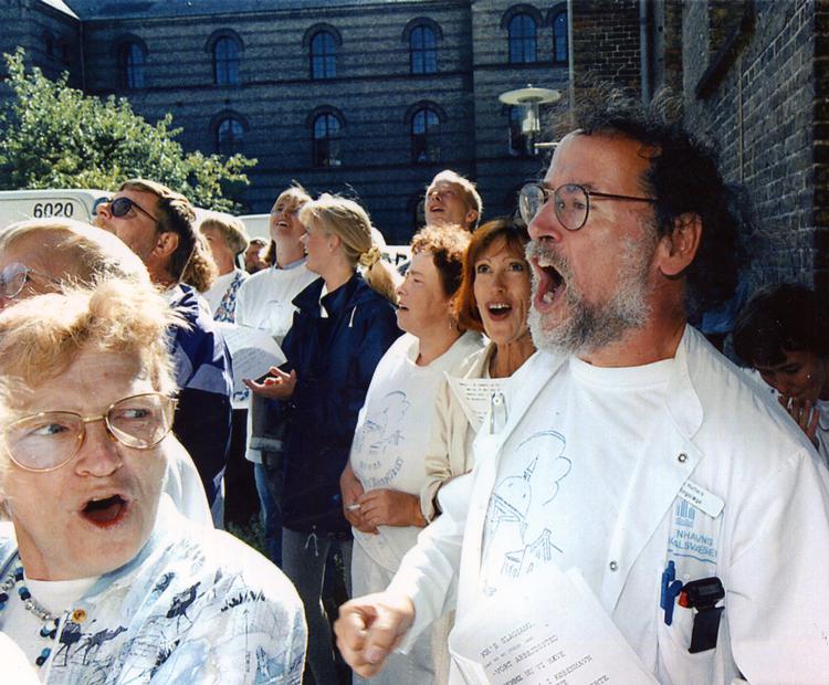 Lars Hutters fotograferet i 1995 i forbindelse med en demonstration mod lukning af Københavns Kommunehospital.  Foto: Mik Eskestad/POLFOTO