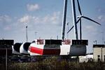 På det tidligere Lindøværft bygges der i dag Vestas-vindmøller. Foto: Martin Lehmann