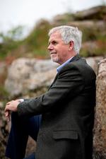 »Hvis alle de superrige flytter deres formuer i skattely, ender skattebyrden hos dem med lavere indtægt«, siger den britiske ekspert i skattely, John Christensen. Han efterlyser en reform af EU-systemet, der kan bane vej for strammere regler. Foto: Finn Frandsen