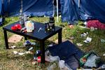 
 Roskilde Festival vil gerne være bæredygtig. Men gæsterne er ikke meget for at rydde op.  Foto: Emma Sejersen/POLFOTO