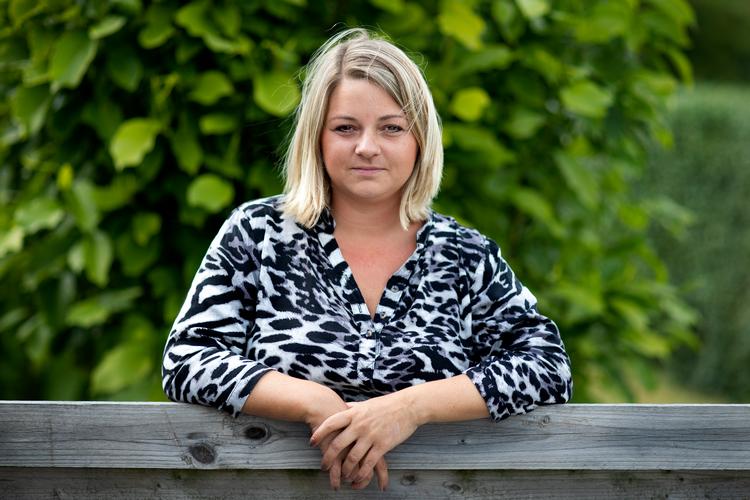 Linette Johansen Hemmingsen er 35 år og bor i Fensmark på Sydsjælland. Foto: Finn Frandsen/POLFOTO