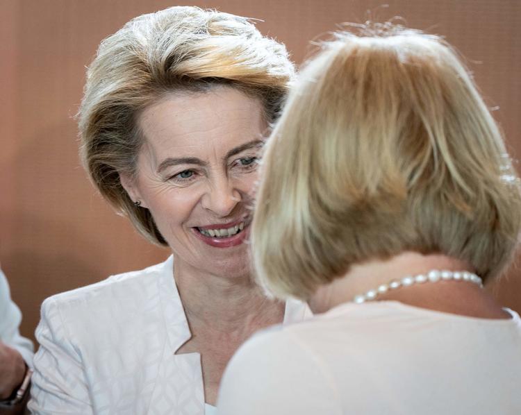
    Sigmar Gabriel, den tidligere socialdemokratiske formand i Tyskland, ønsker, at partiet skal overveje et brud med den tyske koalitionsregering.
Det siger han efter nomineringen af den tyske forsvarsminister, Ursula von der Leyen, som ny formand for EU-Kommissionen. (Photo by Kay Nietfeld / dpa / AFP) / Germany OUT
   Foto: Kay Nietfeld/Ritzau Scanpix