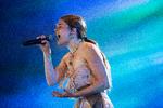 At Maggie Rogers var leveringsdygtig i følelser var man ikke et sekund i tvivl om, da hun optrådte på Avalov. Foto: Thomas Borberg/POLFOTO