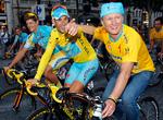 Alexander Vinokourov (til højre) er selv dømt for doping og har arbejdet sammen med dopinglægen Michele Ferrari, men er i dag chef for Astana-holdet, der har danske Jakob Fuglsang som kaptajn ved  Foto: Jean-paul Pelissier/Ritzau Scanpix