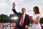 Præsident Donald Trump og førstedame Melenia Trump forlader Lincoln Memorial i Washington efter at have deltaget i 'Salute to America' på landets uafhængighedsdag den 4 juli.  Foto: Mandel Ngan/Ritzau Scanpix