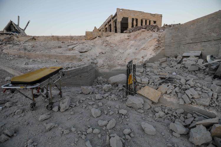  Dette foto fra 4. juli viser skaderne på et hospital i Kafr Nabl i Idlib-provinsen. Det blev angiveligt ramt af et luftangreb.  Foto: Omar Haj Kadour/Ritzau Scanpix