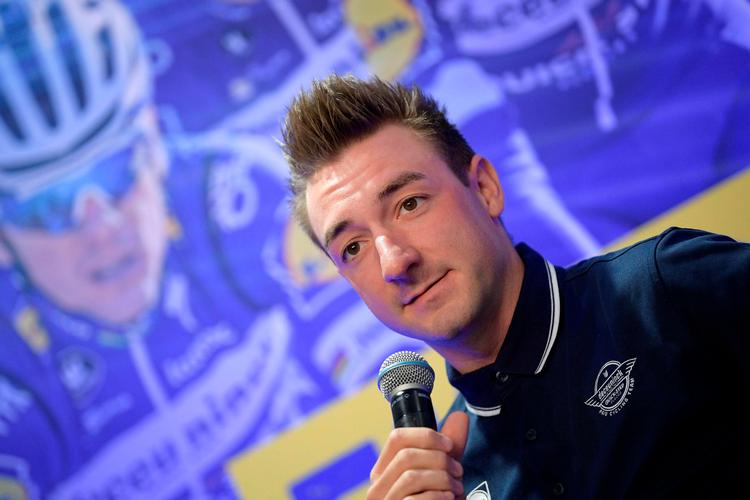 Den italienske supersprinter Elia Viviani havde mange roser til overs for holdkammeraterne ved pressemødet op til Tour-starten. I dag skal hele Deceuninck-Quick Step-kollektivet forsøge at leve op til de store forventninger. Foto: Yorick Jansens/Ritzau Scanpix