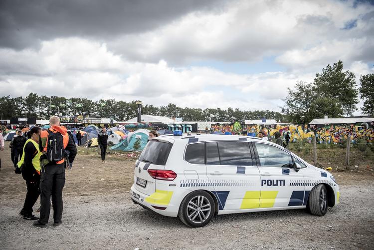 Der har været mange flere anmeldelser om vold på årets Roskilde Festival sammenlignet med tidligere år.
Det fremgår af en opgørelse fra Midt- og Vestsjællands Politi. (Foto: Mads Claus Rasmussen/Ritzau Scanpix)
   Foto: Mads Claus Rasmussen/Ritzau Scanpix