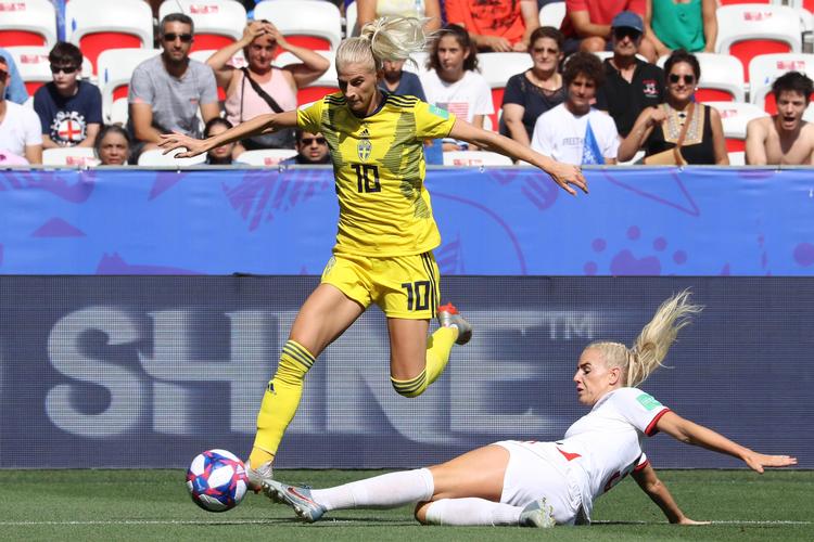 Sveriges Sofia Jakobsson spillede en stor kamp mod England lørdag og scorede i den svenske 2-1-gevinst i Nice.

   Foto: Valery Hache/Ritzau Scanpix