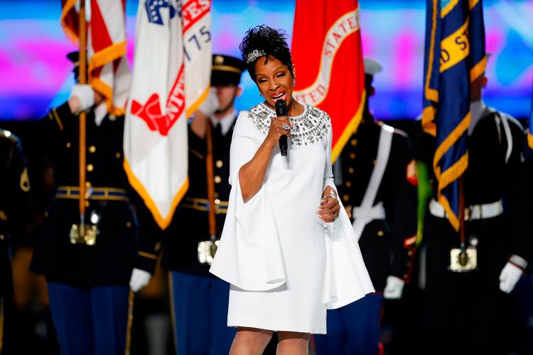 Efter mange overvejelser og skarp kritik sang Gladys Knight den amerikanske nationalsang før kickoff ved SuperBowl-finalen 3. februar i sin fødeby Atlanta, Georgia. Foto: Kevin C. Cox/Ritzau Scanpix