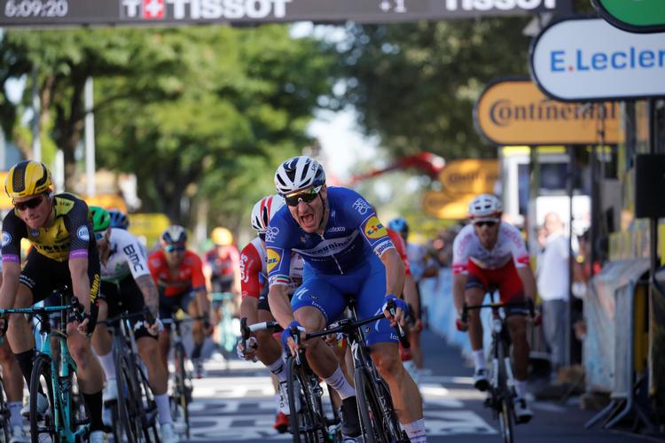 Elia Viviani fuldender det eminente forarbejde og sikrer sig karrierens første etapesejr i Tour de France Foto: Christian Hartmann/Ritzau Scanpix