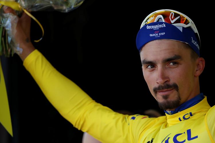 Julian Alaphilippe synes at anlægge en betænkelig mine - måske ved tanken om, at det ved de hidtidige tre besøg i dagens målområde på La Planche des Belles Filles ikke er lykkedes indehaveren af den gule førertrøje at forsvare sin position.
 Foto: Christian Hartmann/Ritzau Scanpix