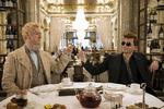 Michael Sheen (der bl.a. har spillet Tony Blair i 'The Queen') og David Tennant ('Doctor Who', 'Extras' m.fl.) spiller henholdsvis ærkeenglen Azipharale og dæmonen Crowley, der repræsenterer det gode og det onde på Jorden - og begge har fået smag for jordelivets søde sager. 
   Foto: Chris Raphael
