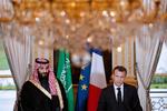 Frankrig sælger mange våben til Saudi-Arabien, og kronprins Mohamed bin Salman bliver modtaget med respekt af præsident Macron. Kronprinsens søster slap uden problemer fra mødet med fransk politi i 2016.  Foto: Yoan Valat/Ritzau Scanpix