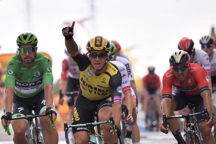 Hollænderen Dylan Groenewegen vinder 7. etape i et tæt spurtopgør.   Foto: Marco Bertorello/Ritzau Scanpix