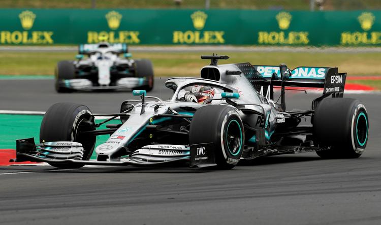 Lewis Hamilton vandt på Silverstone foran den anden Mercedes kørt af Valtteri Bottas.
   Foto: John Sibley/Ritzau Scanpix
