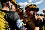Team Jumbo-Visma har haft meget at glæde sig over i Tour de France som her, hvor Wout van Aert jubler over mandagens etapesejr. Og det hollandske mandskab har også taget en klar føring på præmielisten.
 Foto: Gonzalo Fuentes/Ritzau Scanpix