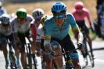 Efter et tidligt styrt har Jakob Fuglsang kæmpet sig gennem første halvdel af Tour de France, men Astana-rytteren har lidt et dumt tidstab, som han nu skal forsøge at indhente. Foto: Jeff Pachoud/Ritzau Scanpix