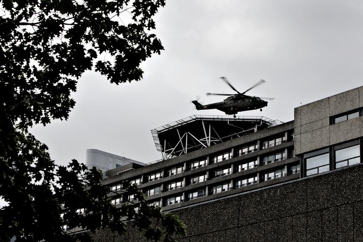 En kvinde og hendes 11-årige datter blev tirsdag aften fløjet til observation på Rigshospitalet efter en badeulykke. Foto: Joachim Adrian/POLFOTO