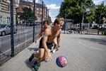 Måske er det tid til at komme ud i solen igen og nyde sommeren. Allerede i denne uge er der mulighed for tiltrængt sol, mens næste uge byder på højere temperaturer, hvis ellers prognoserne holder stik.  Foto: Jacob Ehrbahn/POLFOTO