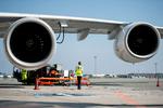 
Lufthavnens naboer følger sig mere og mere generet af støj og forurening i takt med, at lufthavnen er blevet udvidet. Blandt andet har kæmpeflyet A380 holdt sit indtog..
   Foto: Peter Hove Olesen/POLFOTO
