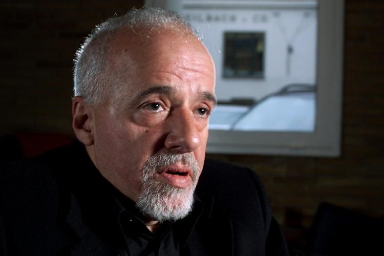 I den tyrkiske oversættelse af forfatteren Paulo Coelhos roman med den danske titel 'Elleve minutter' er ordet 'Kurdistan' bortredigeret.  Foto: Jens Dresling/POLFOTO