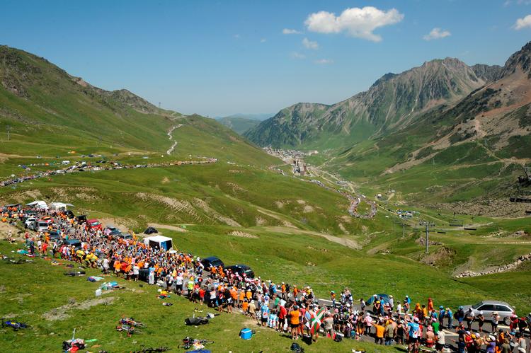 Tourmalet er en af de mytiske tinder i Tour de France, og i årets løb kan bjerget få afgørende betydning, når ruten lørdag har mål på toppen. Foto: Patrick Hertzog/Ritzau Scanpix