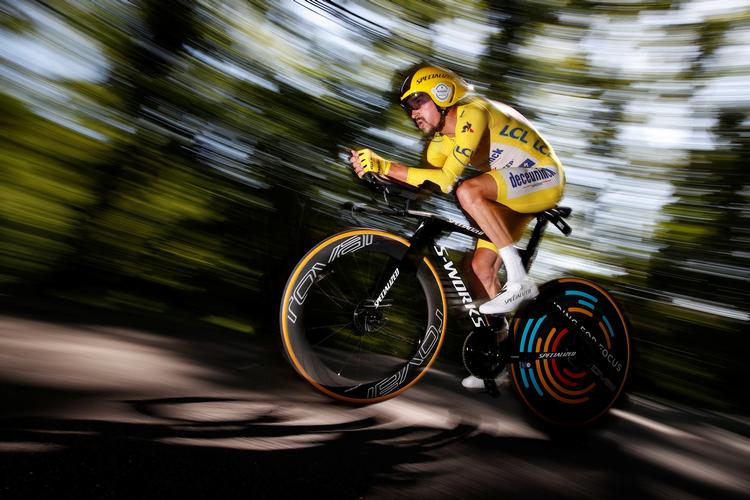 Franskmanden Julian Alaphilippe har fået vinger af at køre i gult. På dagens enkeltstart øgede han sit forspring til Geraint Thomas med 15 sekunder. Foto: Christian Hartmann/Ritzau Scanpix