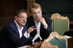 Morten Messerschmidt får sig en snak med de radikales Jens Rohde. Foto: Jens Dresling (arkiv)/POLFOTO