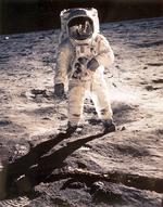 Edwin 'Buzz' Aldrin blev det næstførste menneske på Månen. Foto: Neil Armstrong/Ritzau Scanpix