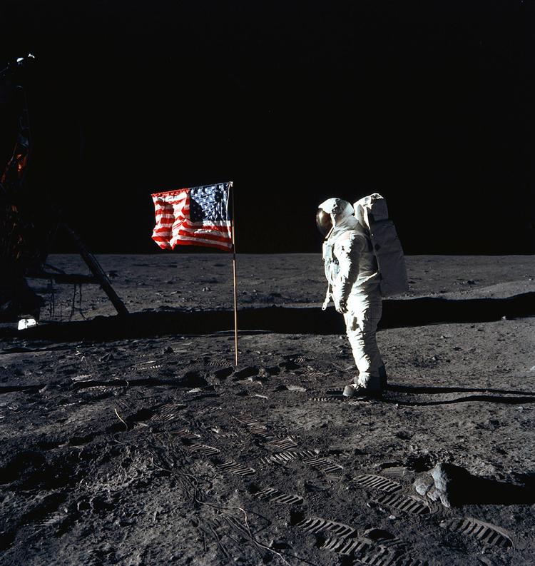 Neil Armstrong tog dette billede af sin følgesvend på Månen, Edwin 'Buzz' Aldrin, der blev det næstførste menneske på Månen. Foto: Neil Armstrong/Ritzau Scanpix