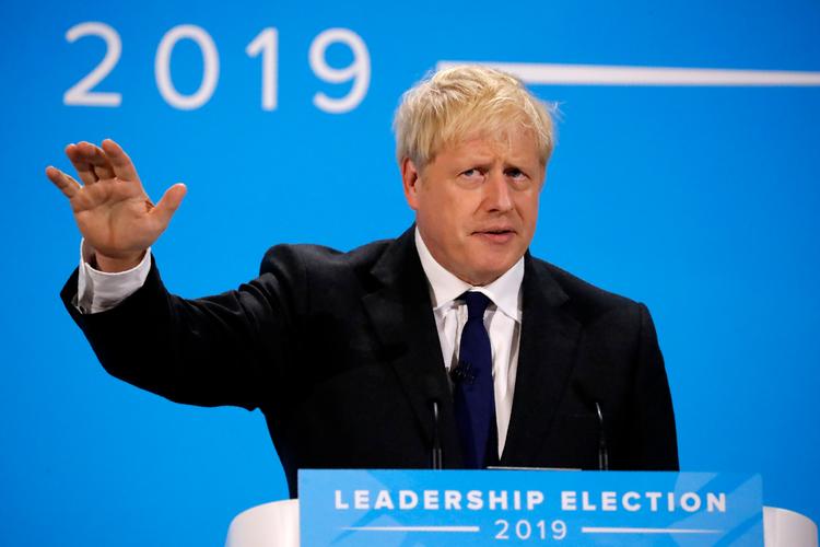Bookmakernes favorit til at blive Storbritanniens næste premierminister, Boris Johnson, flytter med stor sandsynlighed ind i Downing Street 10 efter tirsdagens afstemning. Men det bliver med et splittet parti i ryggen.  Foto: Tolga Akmen/Ritzau Scanpix