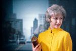 Cindy Sherman i værket  'Untitled Film Still #74' fra 1980. Foto: Courtesy of the artist and Metro Pictures, New York