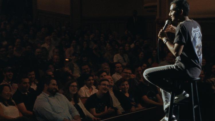 På Netflix kan man følge komikeren Aziz Ansaris comeback efter en #MeToo-sag. Foto: Netflix