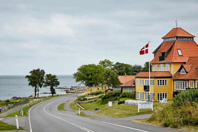 Stammershalle Badehotel ligger smukt, men maden var i flere tilfælde sær og ventetiden alt for lang, skriver vores madanmelder. Foto: Pelle Rink