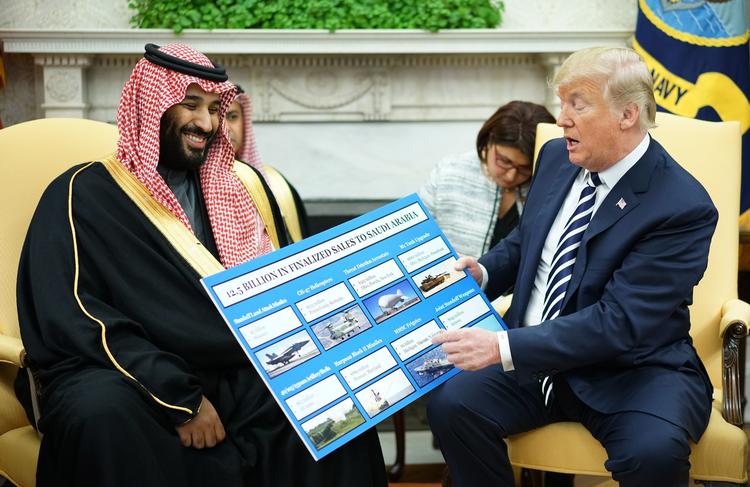 Onsdag i sidste uge stemte Repræsentanternes Hus stik imod præsidentens ønske for at blokere for et amerikansk våbensalg for milliarder af dollar til Saudi-Arabien. Trump, som har arbejdet for at knytte tættere bånd til Saudi-Arabien og landets kronprins, Mohammed bin Salman, havde på forhånd varslet, at han ville nedlægge veto mod beslutningen. Foto: Mandel Ngan/Ritzau Scanpix