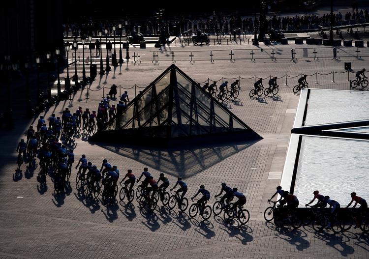 Om to år er det billeder af Tour-feltet fra København, der skal en tur verden rundt. Foto: Rafael Yaghobzadeh/Ritzau Scanpix