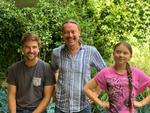
 Greta Thunberg og faderen Svante er sammen med kapsejleren Boris Herrmann, som har tilbudt at sejle miljøaktivisten Greta Thunberg til Amerika i den avancerede sejlbåd 'Malizia II', som på ingen måde bidrager til den globale opvarmning.
   Foto: Christian Krüg