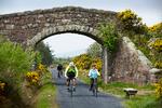 Ferien - som her cykelferie i Irland - skaber et frirum, hvor freden kan sænke sig. Men det koster på klimaregnskabet, så måske skal man huske at glæde sig over hverdagen.   Foto: Morten Langkilde/POLFOTO