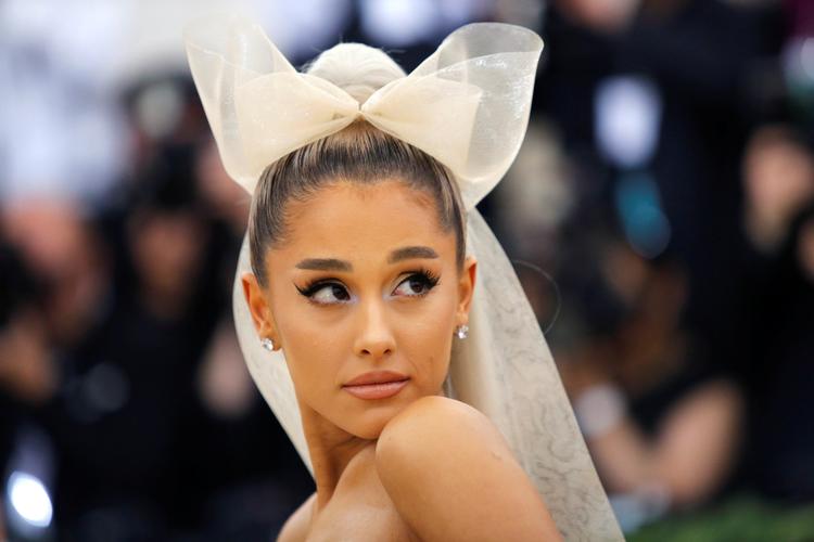 26-årige Ariana Grande, der er en af de største amerikanske popstjerner for øjeblikket, er kommet i ballade efter en upassende vits på Instagram.  Foto: Eduardo Munoz/Ritzau Scanpix