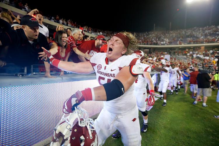 Hjalte Froholdt opnåede stor popularitet som collegespiller fra Arkansas.  Foto: Tony Gutierrez/Ritzau Scanpix